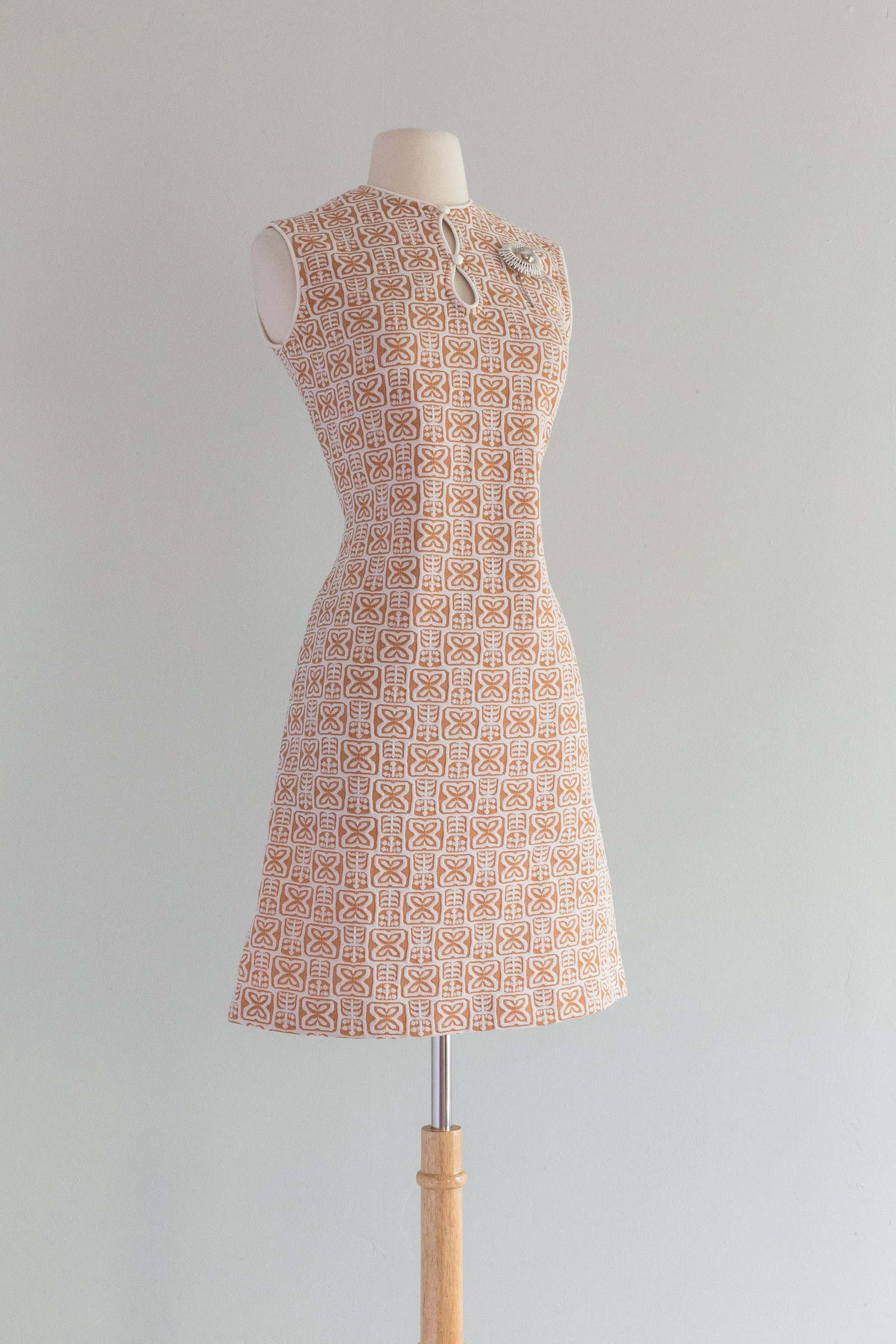 Adorable 1960's MOD Mini Dress By Kay Windsor / Medium
