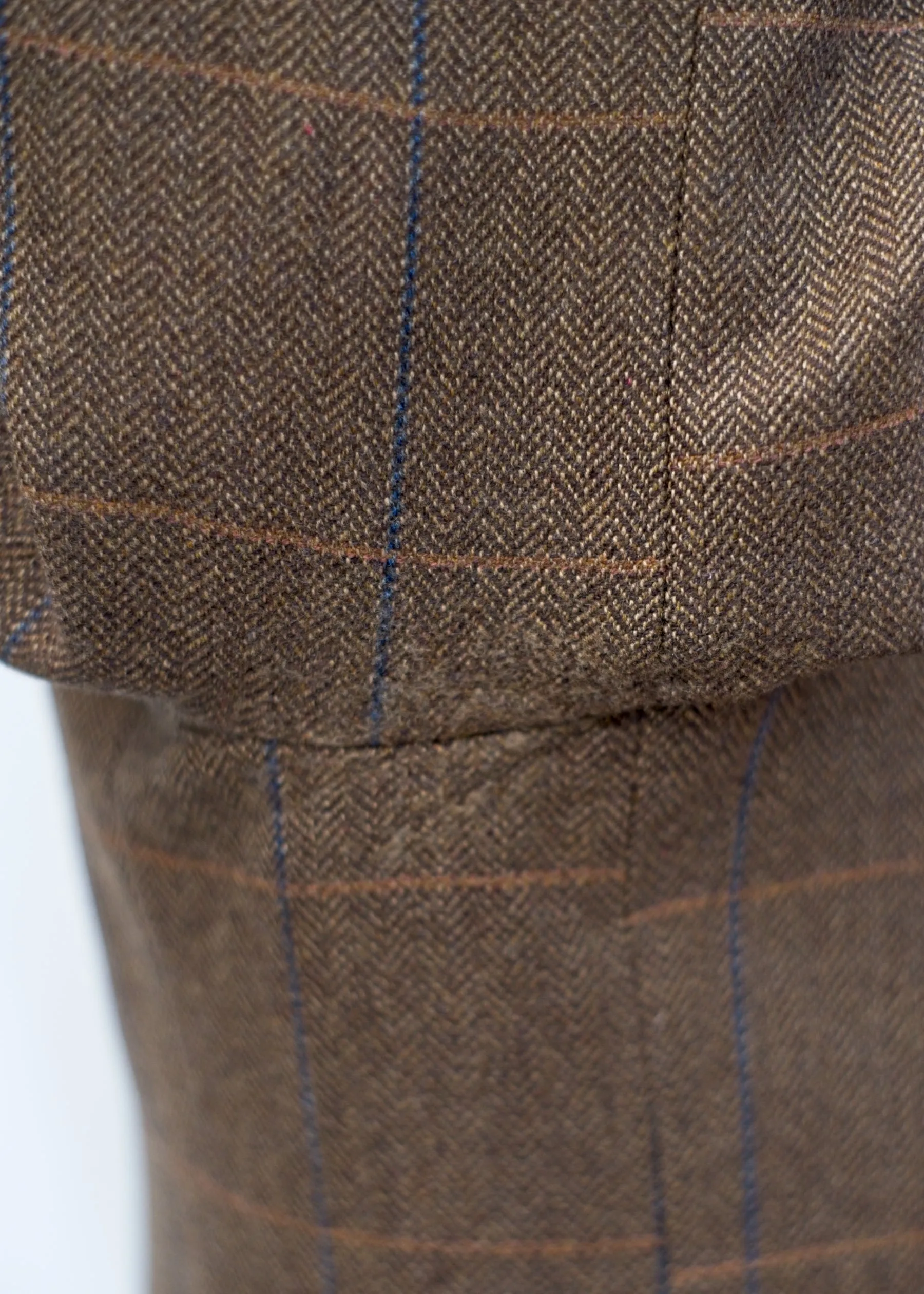 Brown Cashmere Hacking Jacket • Racing Green • 40R