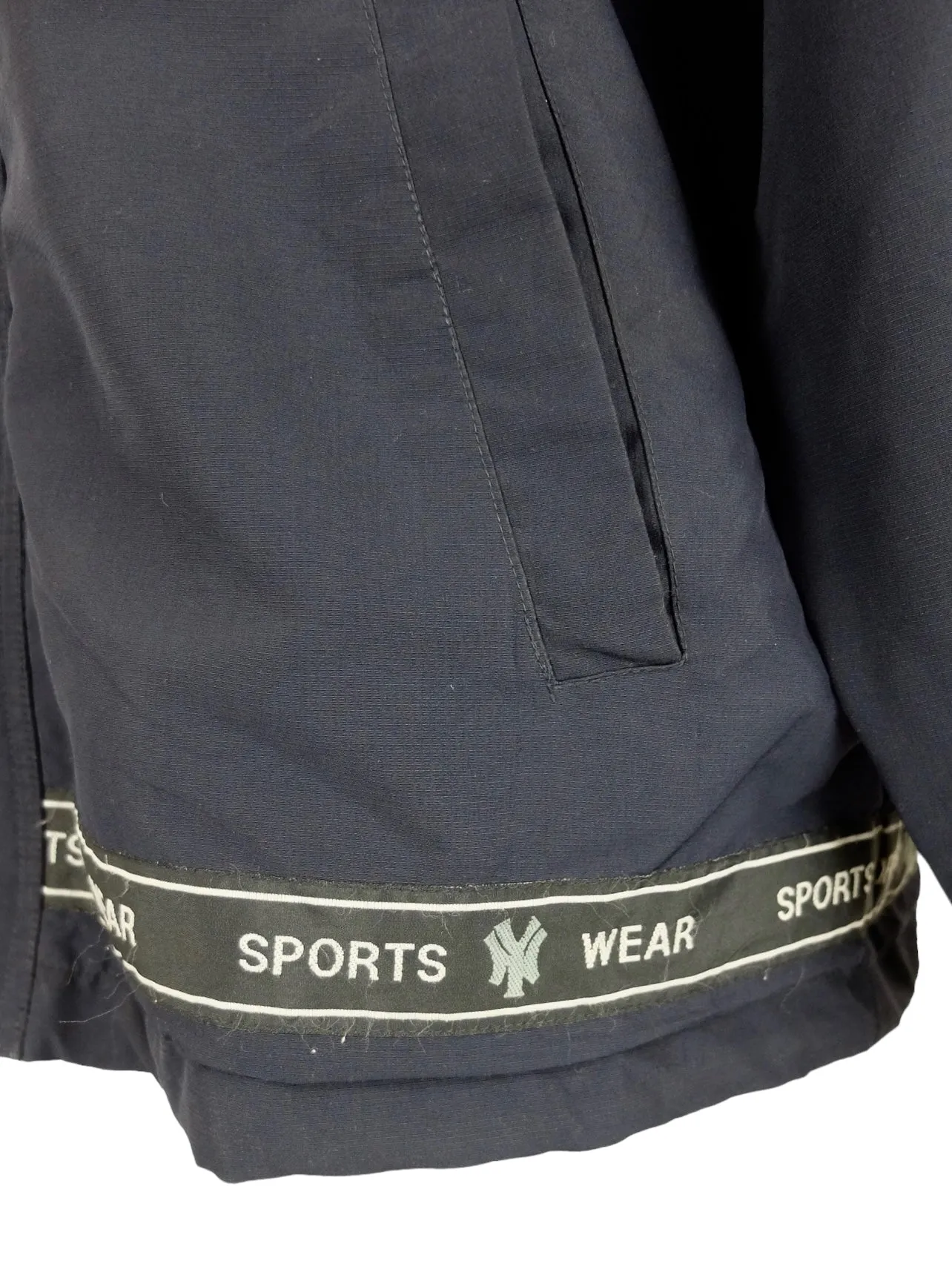 Vintage 90s Men’s New York Yankees Streetwear Athletic Sports Utility Dark Navy Blue Nylon Zip Up & Snap Button Down Windbreaker Shell Jacket | Men’s Size M
