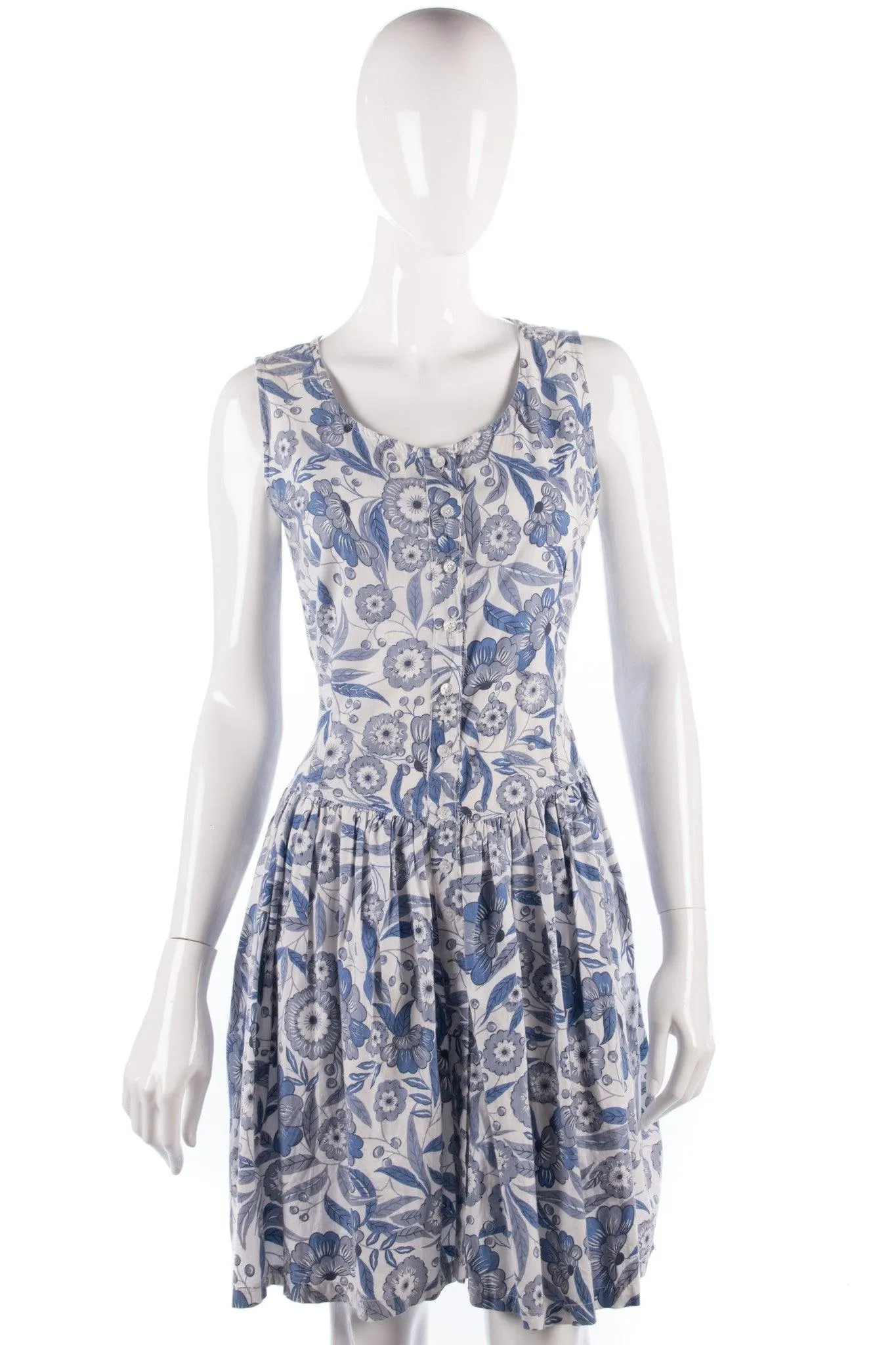 Vintage sleeveless cotton blue floral dress. size 8/10